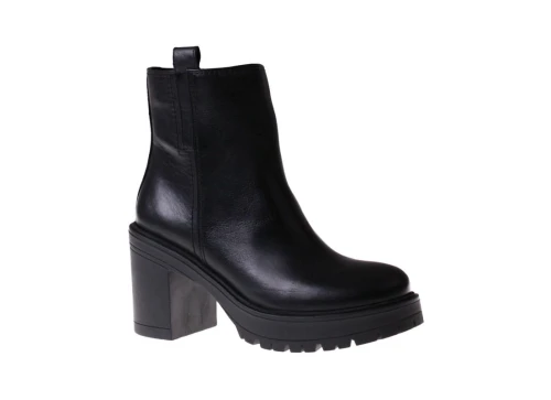 Czarne botki damskie na platformie Nessi 23549_7614
